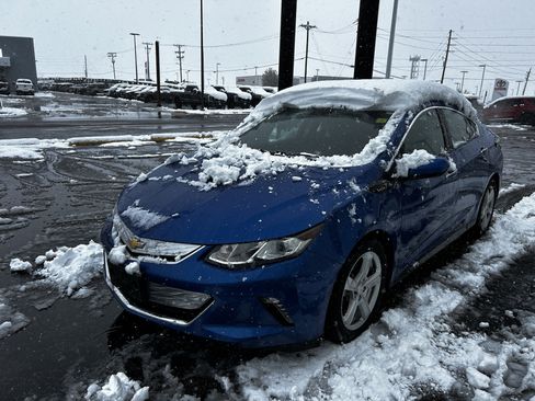 Used 2016 Chevrolet Volt LT w/ Comfort Package FWD image 17