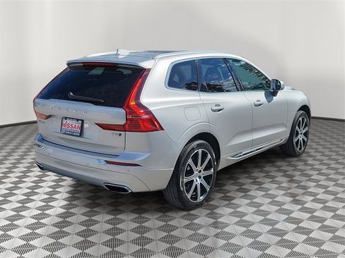 Used 2021 Volvo XC60 T5 Inscription image 2