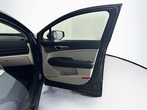 Used 2025 Kia Sportage EX w/ Premium Package image 35