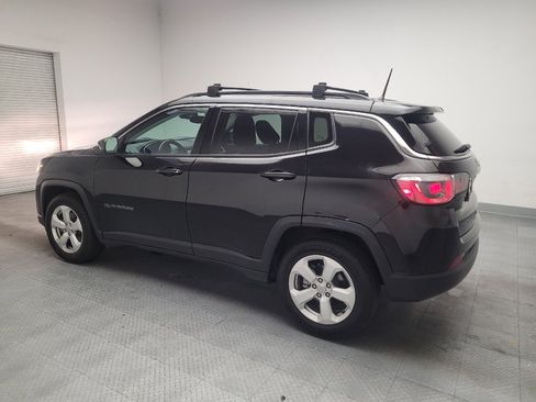 Used 2018 Jeep Compass Latitude FWD image 3