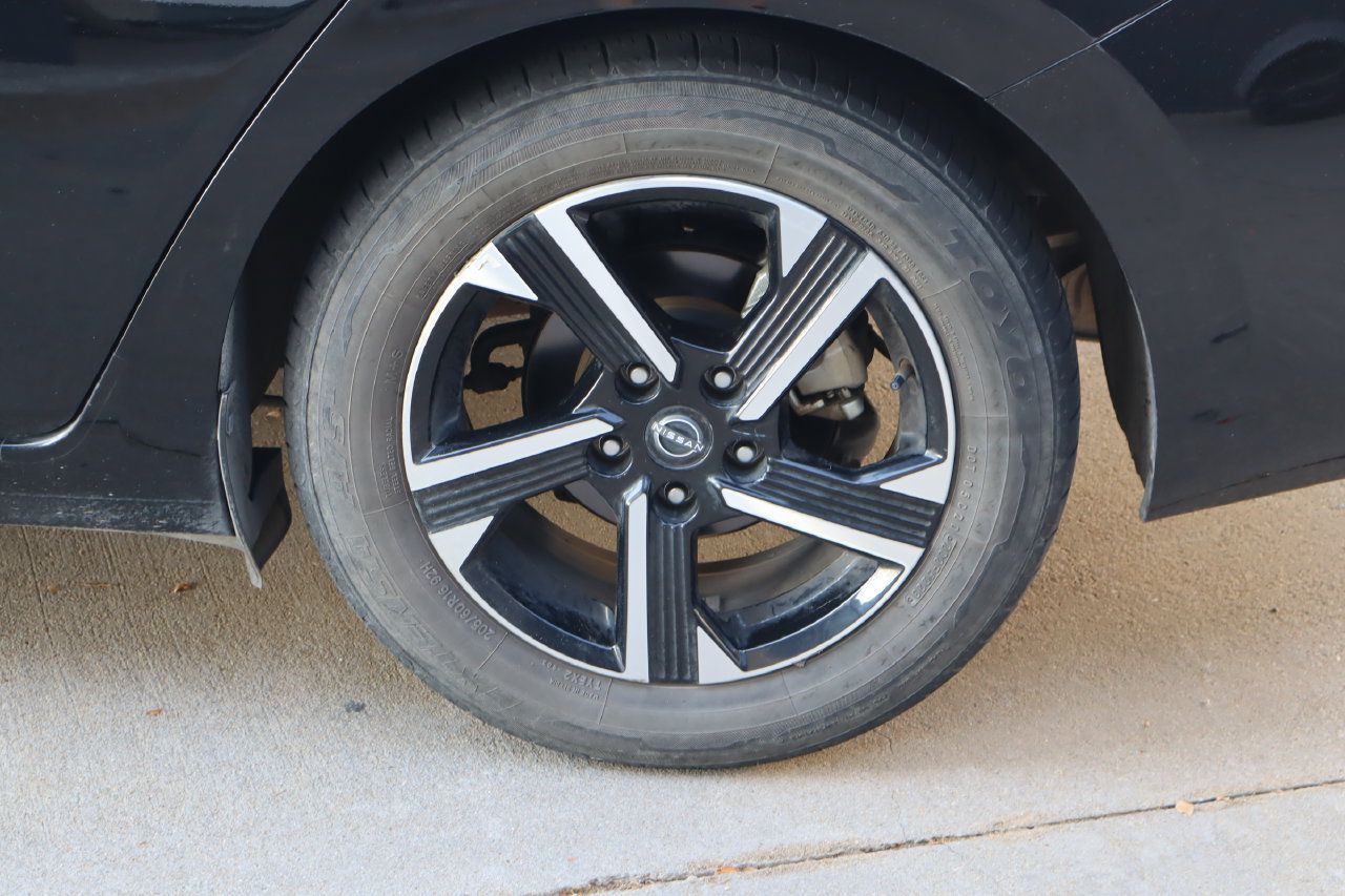 Used 2024 Nissan Sentra SV FWD image 26