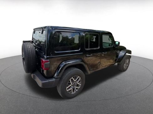 Used 2025 Jeep Wrangler Unlimited Sahara AWD/4WD image 14
