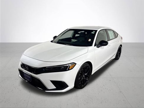 Used 2023 Honda Civic Sport image 2