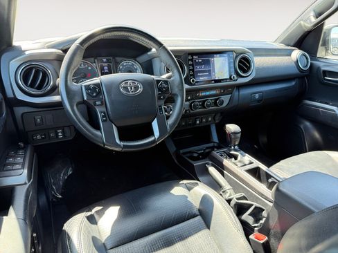 Used 2022 Toyota Tacoma TRD Off-Road w/ TRD Premium Off Road Package AWD/4WD image 15
