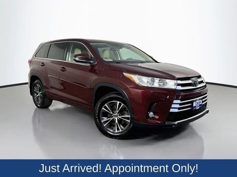 Used 2017 Toyota Highlander Plus w/ Protection Package #3 AWD/4WD image 1
