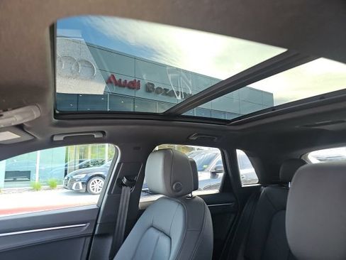 Used 2020 Audi Q3 2.0T Premium w/ Convenience Package AWD/4WD image 8