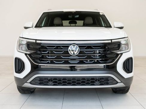 Used 2024 Volkswagen Atlas Cross Sport SE image 5
