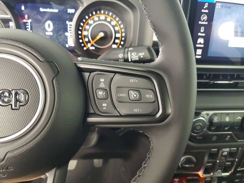 New 2026 Jeep Gladiator Rubicon w/ Safety Group AWD/4WD image 25