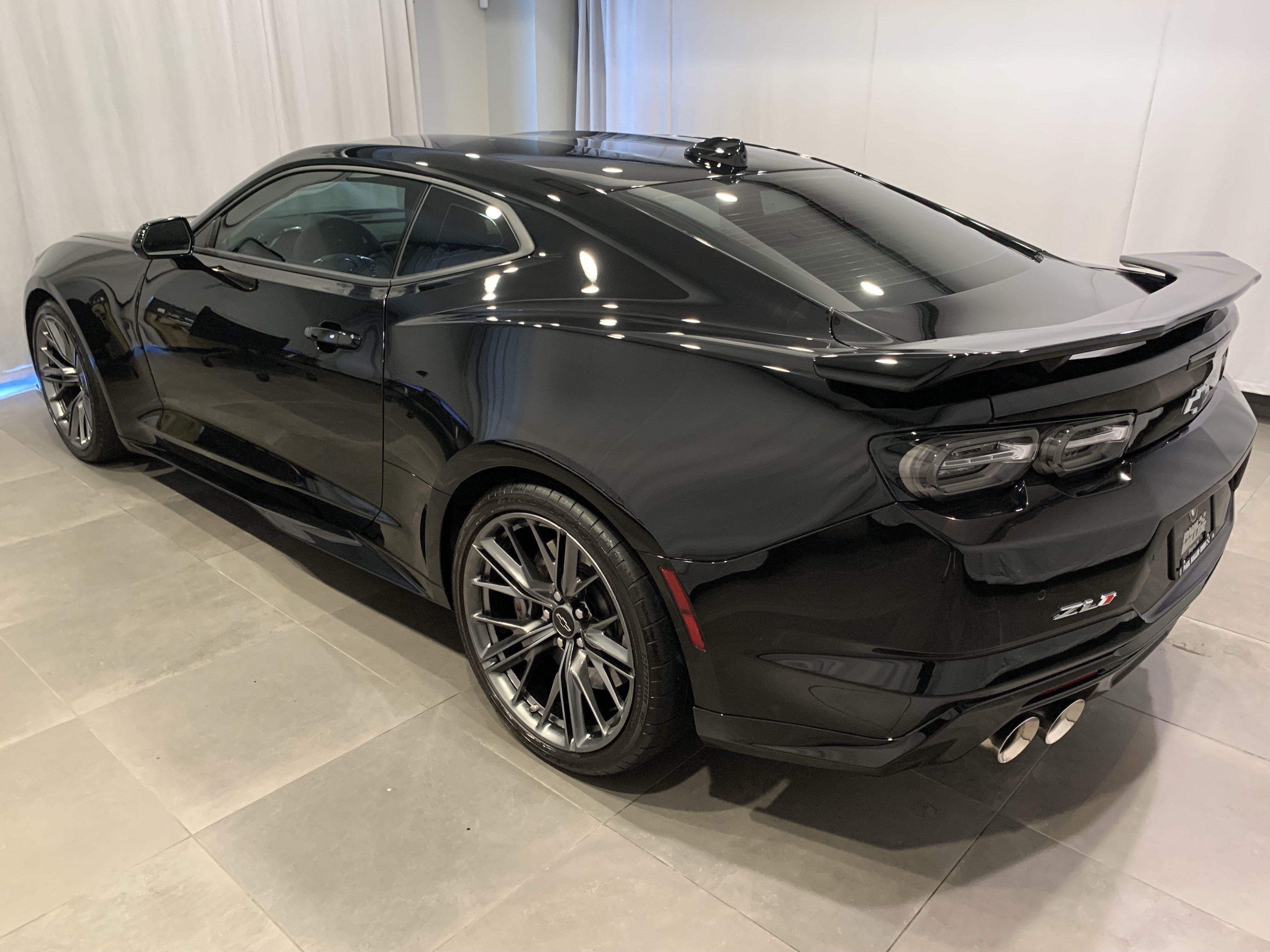 Used 2023 Chevrolet Camaro ZL1 RWD image 4