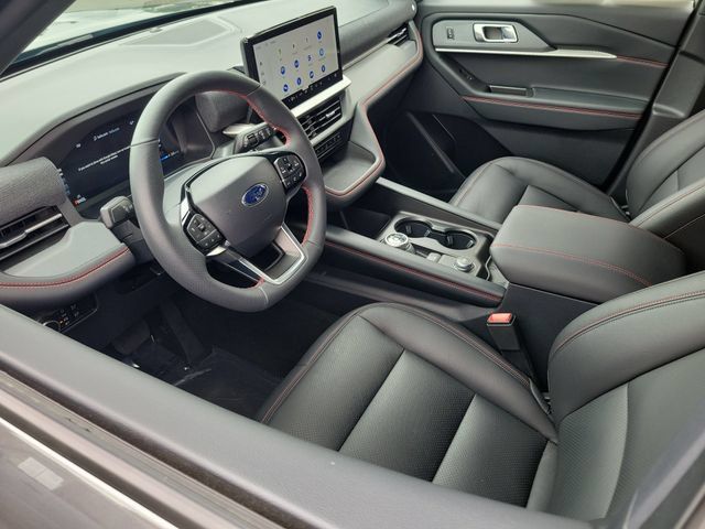Used 2026 Ford Explorer ST-Line w/ ST-Line Street Pack RWD image 3