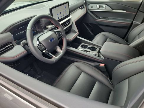 Used 2026 Ford Explorer ST-Line w/ ST-Line Street Pack RWD image 3