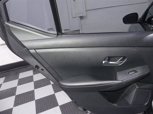 Used 2020 Nissan Sentra SV image 23