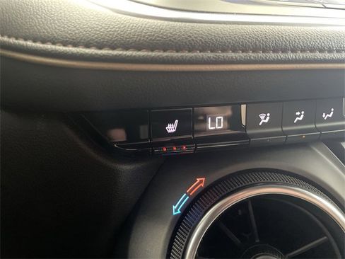 Certified 2022 Chevrolet Blazer Premier image 34