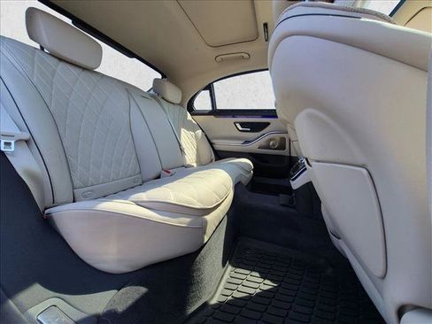 Used 2024 Mercedes-Benz S 580e 4MATIC Sedan image 20