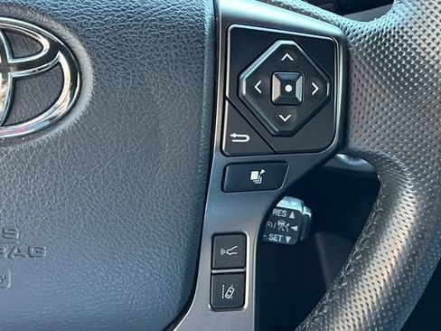Used 2019 Toyota Tacoma TRD Sport w/ Technology Package AWD/4WD image 30