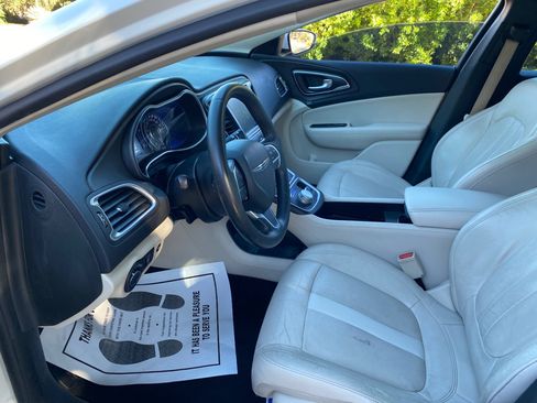 Used 2017 Chrysler 200 Limited Platinum image 29