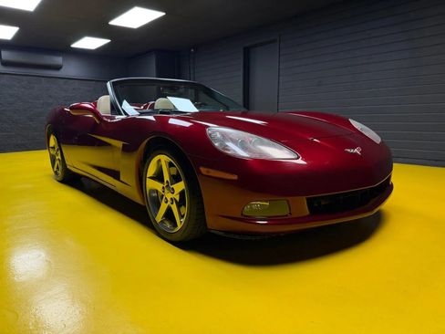 Used 2006 Chevrolet Corvette Coupe w/ Preferred Equipment Group RWD image 3