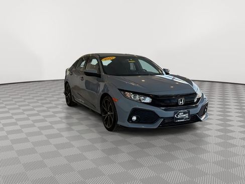 Used 2017 Honda Civic Sport image 2