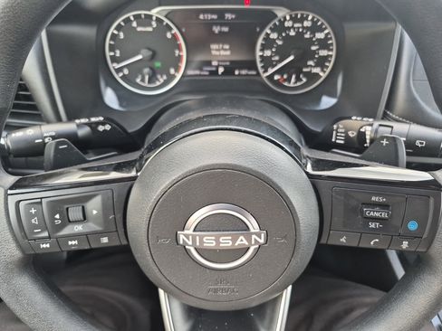 Used 2023 Nissan Rogue SV image 25