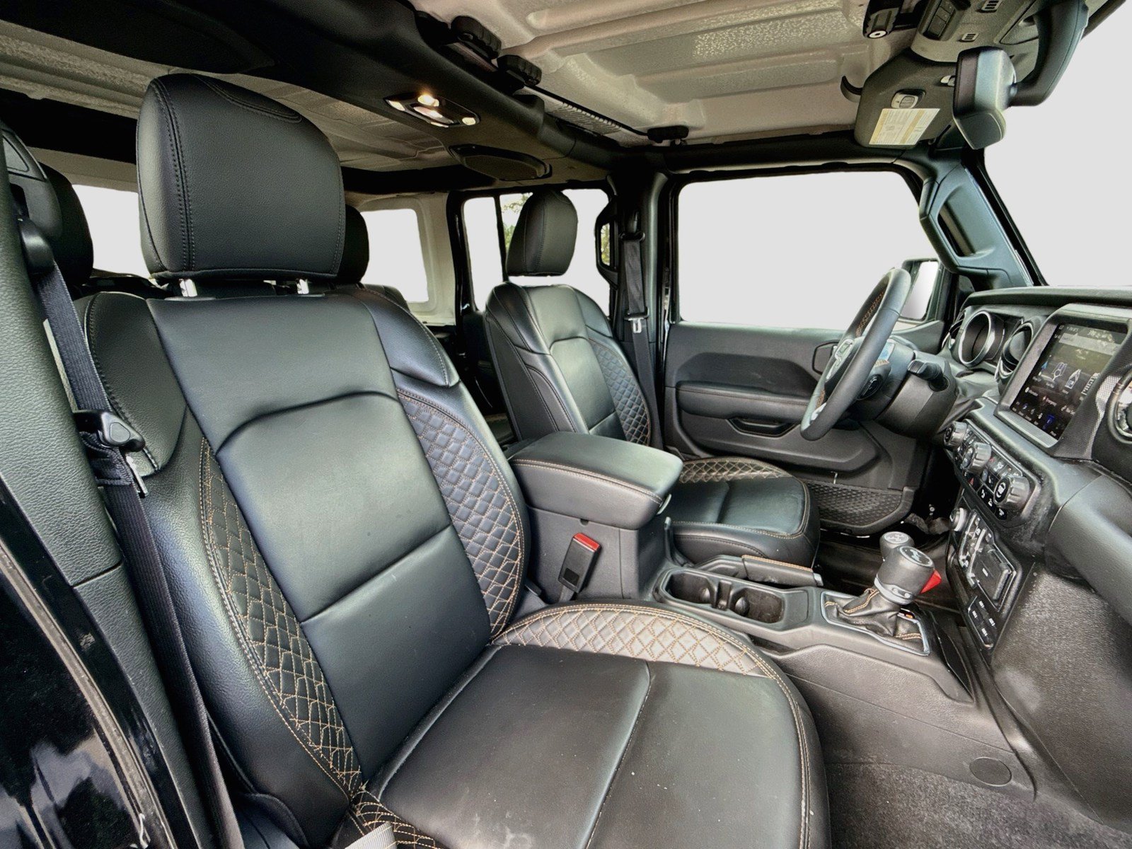 Used 2023 Jeep Wrangler Unlimited Sahara AWD/4WD image 28