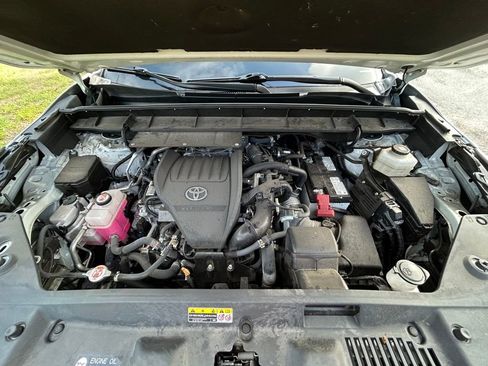 Used 2023 Toyota Highlander XSE FWD image 12