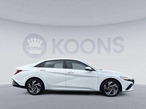 Certified 2025 Hyundai Elantra Limited image 8