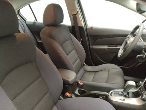 Used 2015 Chevrolet Cruze LT w/ Technology Package FWD image 21