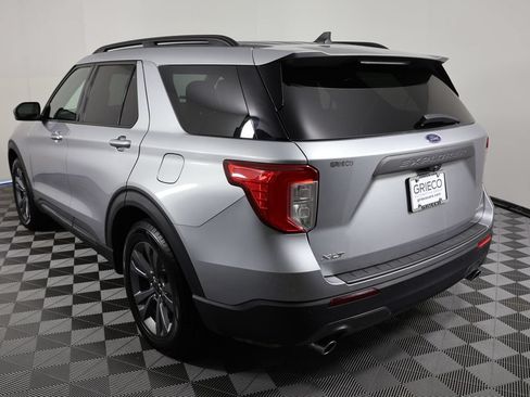 Used 2021 Ford Explorer XLT w/ Equipment Group 202A AWD/4WD image 6