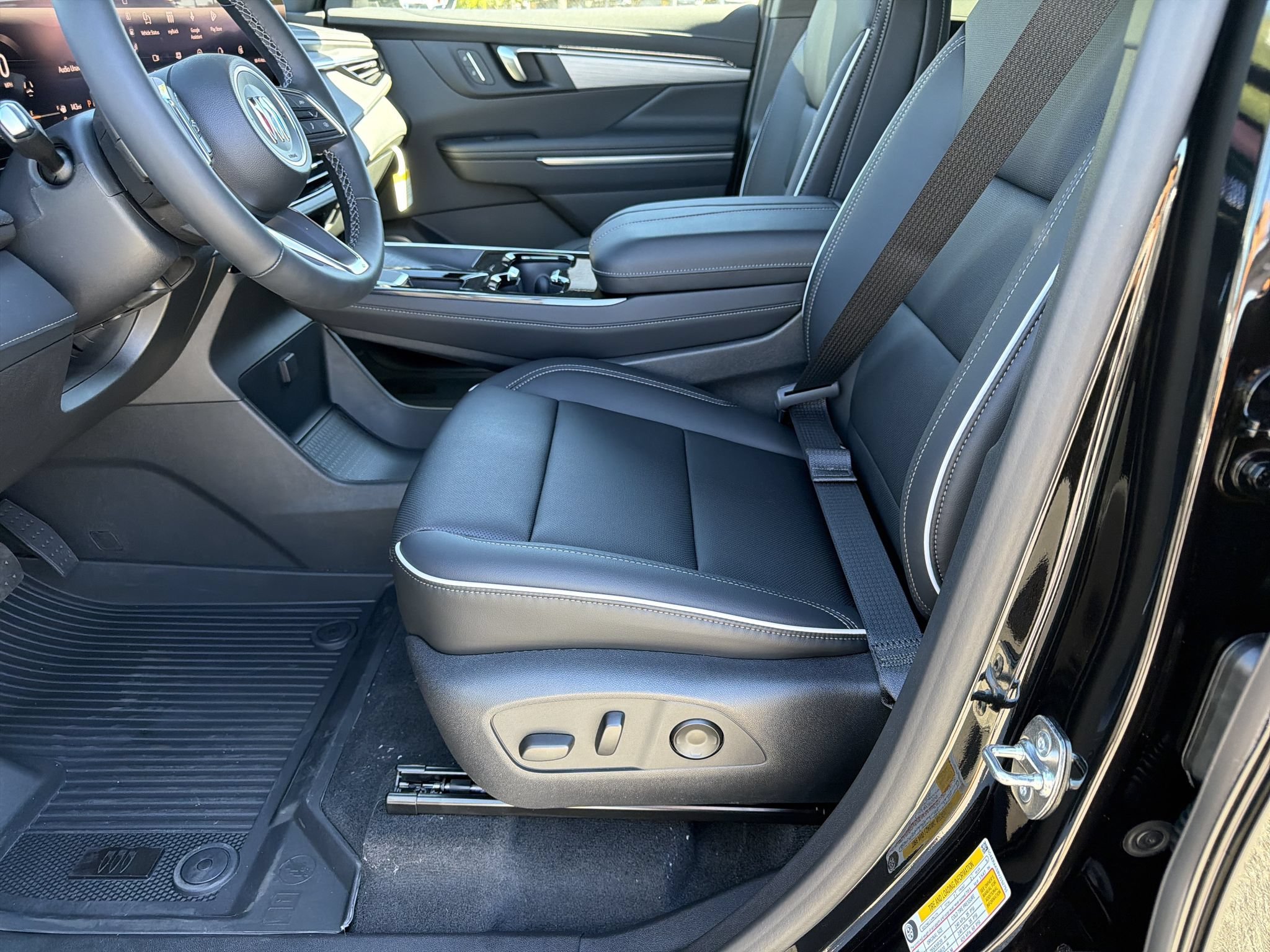 New 2027 Buick Enclave Preferred w/ LPO, Floor Liner Package FWD image 16