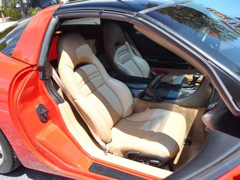 Used 2004 Chevrolet Corvette Coupe w/ Roof Package RWD image 38