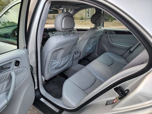 Used 2001 Mercedes-Benz C 320 Sedan image 17