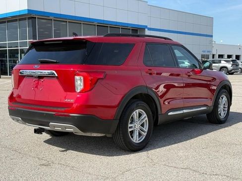 Used 2023 Ford Explorer XLT w/ Equipment Group 202A image 5