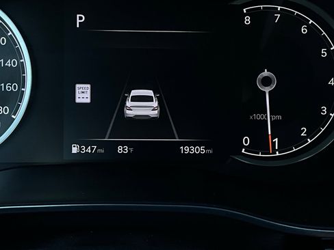 Used 2025 Genesis G70 2.5T image 41