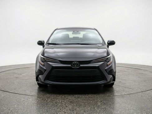 Used 2025 Toyota Corolla LE FWD image 2