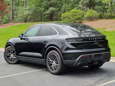 Certified 2025 Porsche Macan Electric RWD image 3