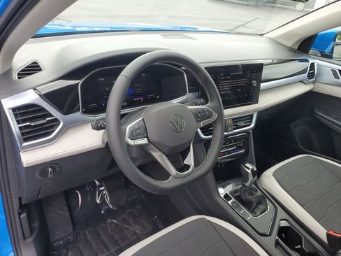 New 2025 Volkswagen Taos SE image 12