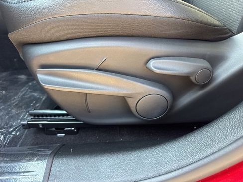 Used 2026 Jeep Compass Latitude image 10