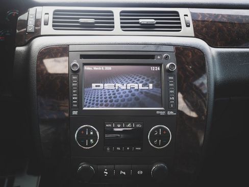 Used 2014 GMC Sierra 3500 Denali image 5