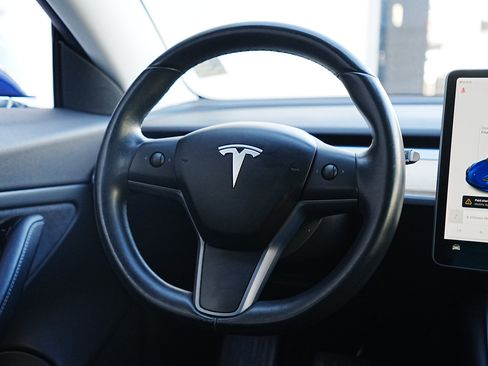 Used 2018 Tesla Model 3 Long Range image 17