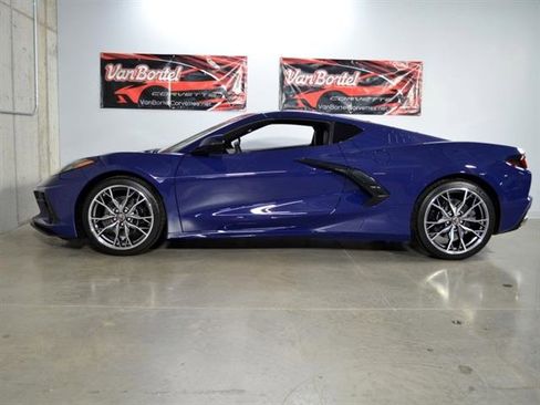 Used 2025 Chevrolet Corvette Stingray Coupe w/ 1LT image 24