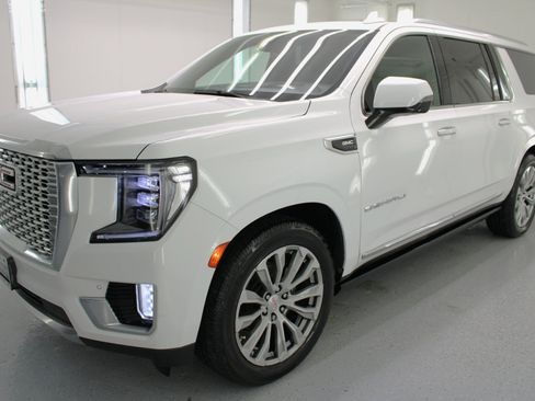 Used 2021 GMC Yukon XL Denali w/ Denali Ultimate Package image 5