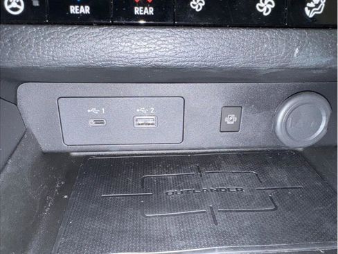 Used 2023 Mitsubishi Outlander SEL image 28