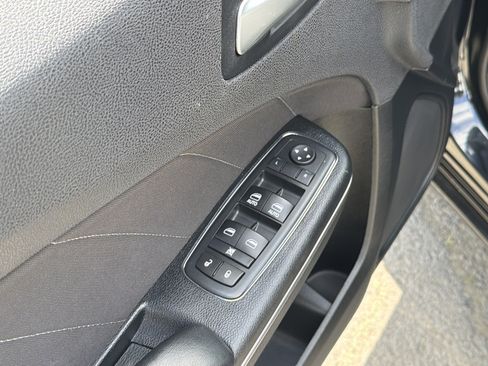 Used 2017 Dodge Charger R/T RWD image 15