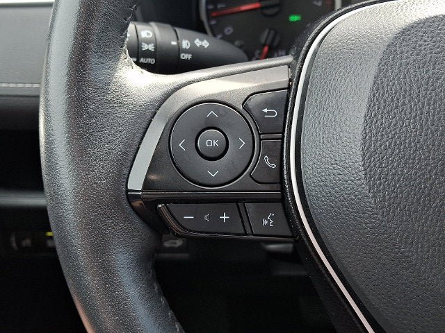 Used 2021 Toyota RAV4 XLE Premium AWD/4WD image 21