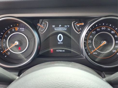 Certified 2023 Jeep Gladiator Sport AWD/4WD image 14