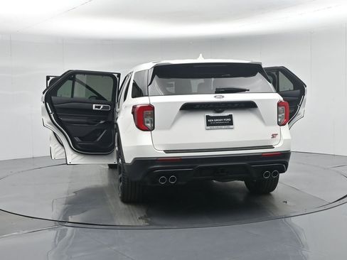 Certified 2022 Ford Explorer ST w/ ST Street Pack image 36