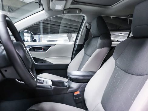 Certified 2025 Toyota RAV4 XLE w/ Convenience Package FWD image 20