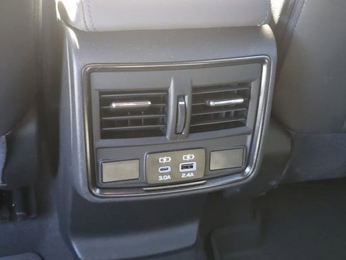 Certified 2025 Subaru Forester Limited image 17