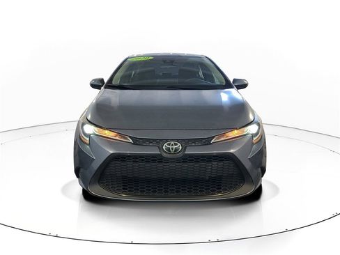 Used 2020 Toyota Corolla LE image 2