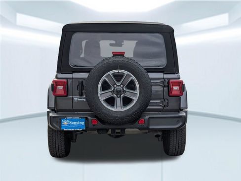 Used 2021 Jeep Wrangler Unlimited Sahara AWD/4WD image 5